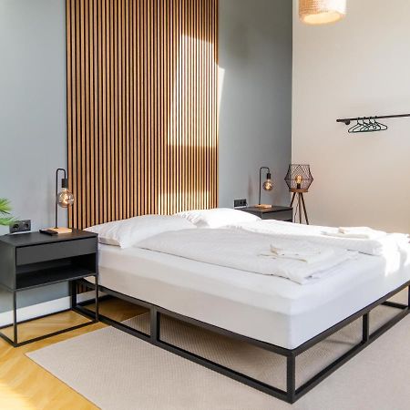 Myflat - Bright Apartment Near Central Station Відень Екстер'єр фото