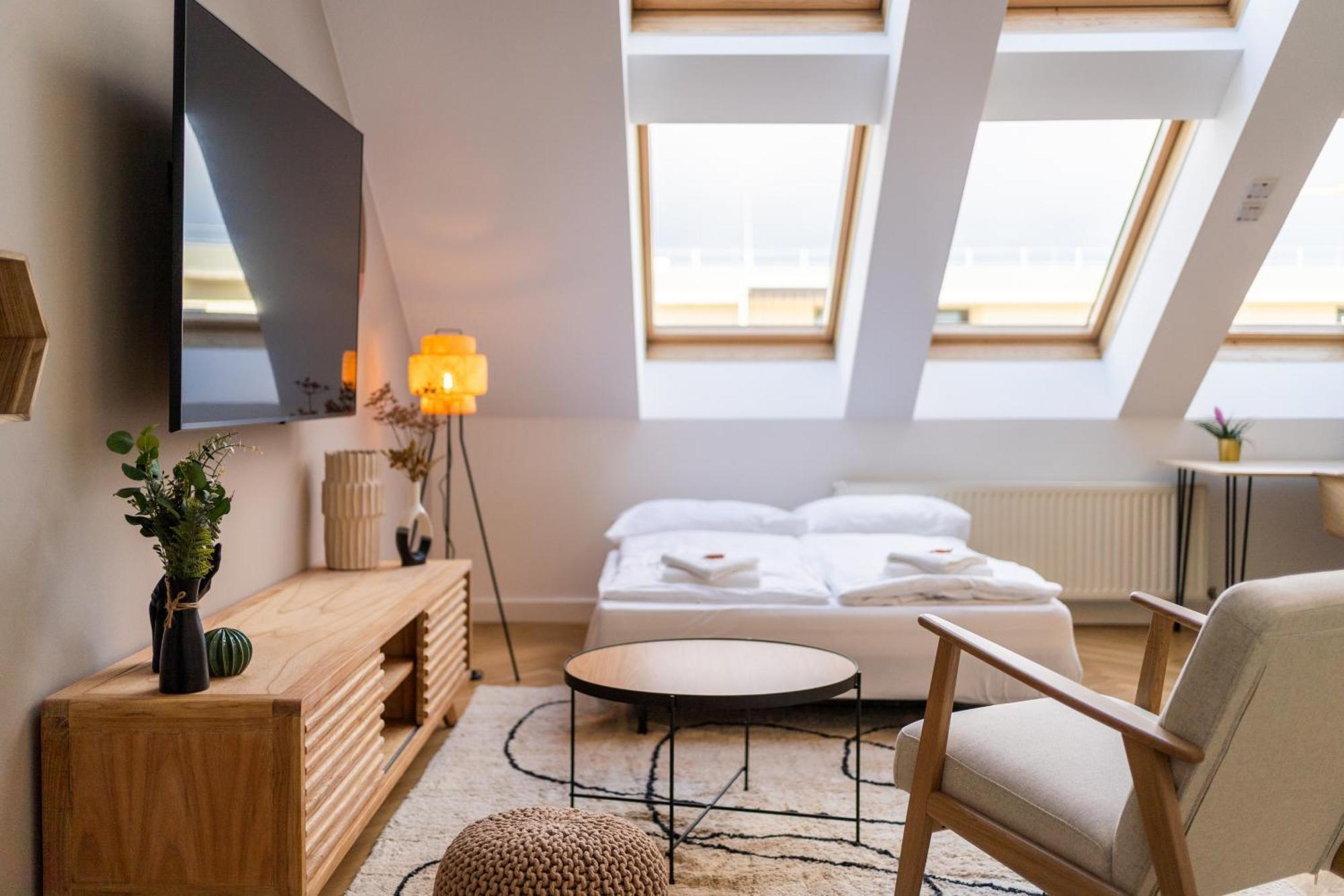 Myflat - Bright Apartment Near Central Station Відень Екстер'єр фото