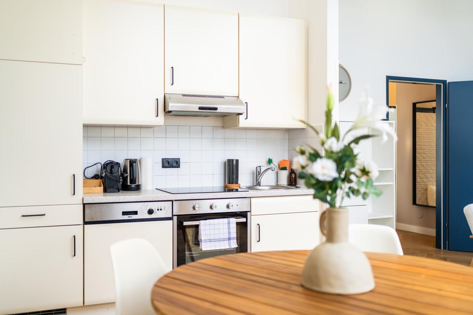 Myflat - Bright Apartment Near Central Station Відень Екстер'єр фото